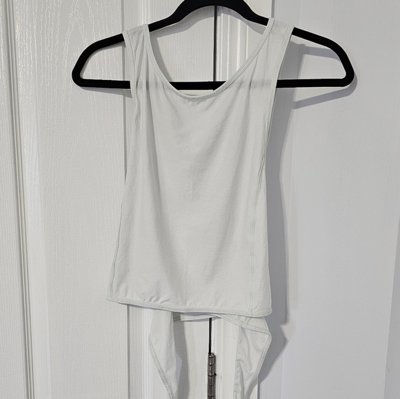 Lululemon mint cropped tie back top. - Picture 1 of 4